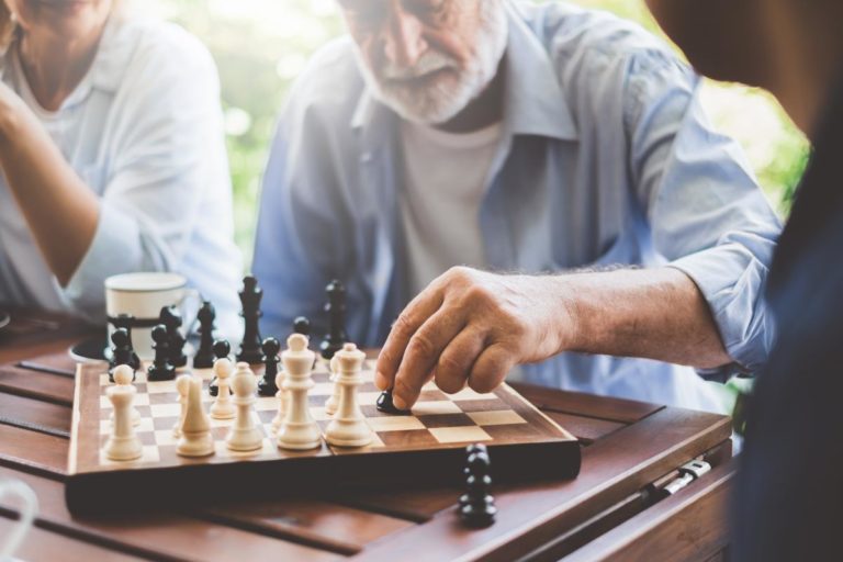 recreational-programs-for-seniors-help-their-memory-memory-care