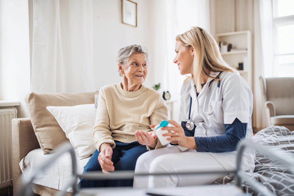 a nurse tells a resident about the benefits of senior skilled nursing care