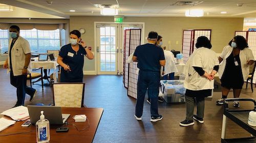 staff-setup-vaccination-spot